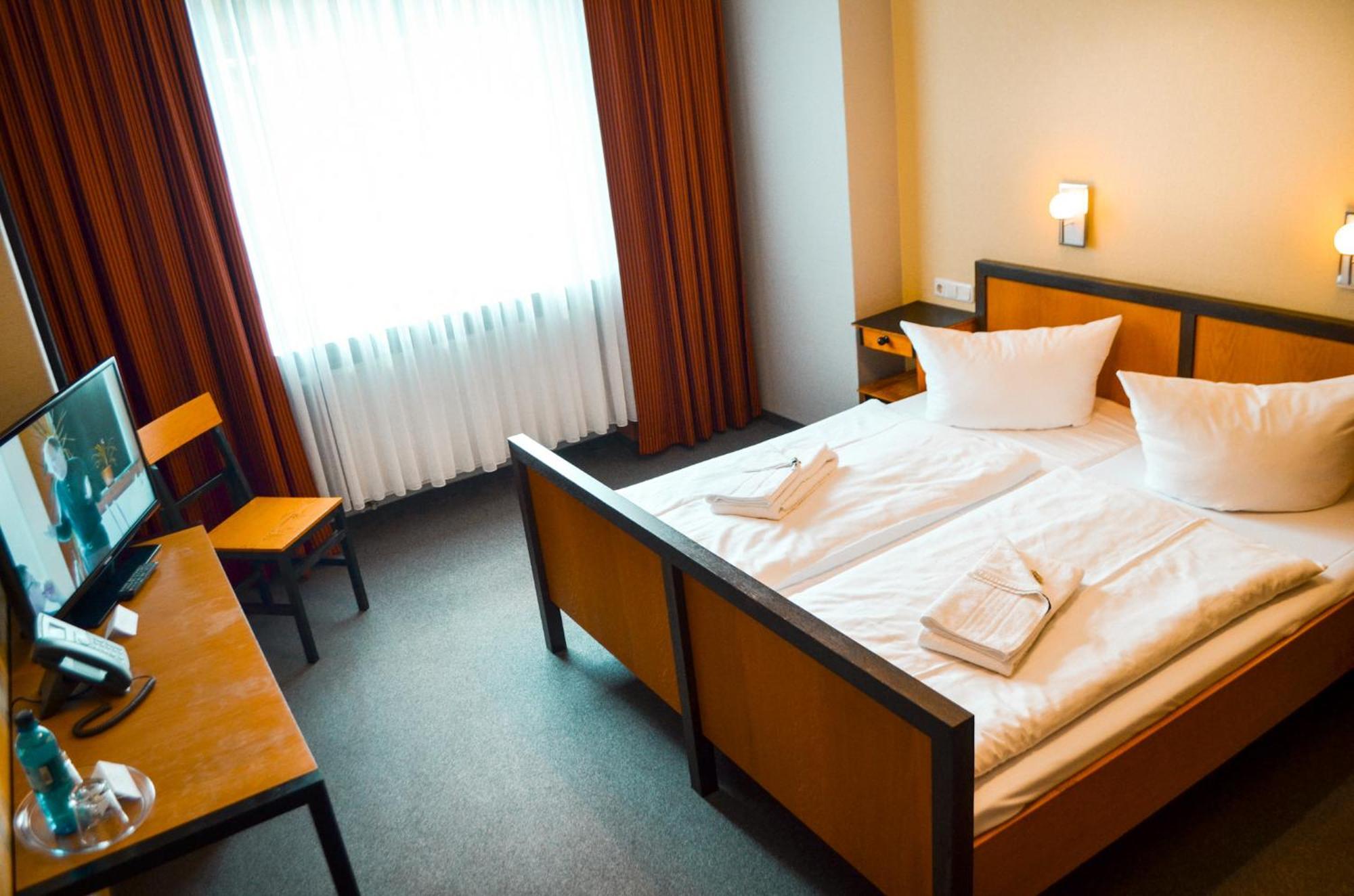 Haus Des Volkes - Das Bauhaushotel Probstzella Quarto foto